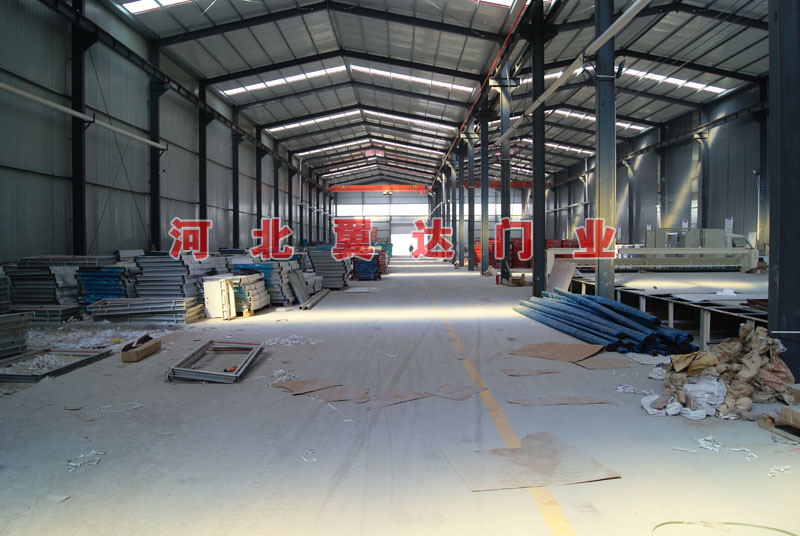 仙踪林国精产品视频（dá）門業包裝（zhuāng）車（chē）間