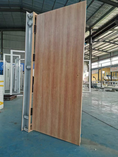 木質防火門生(shēng)產車(chē)間(jiān).jpg 木(mù)質防(fáng)火門生產車間.jpg